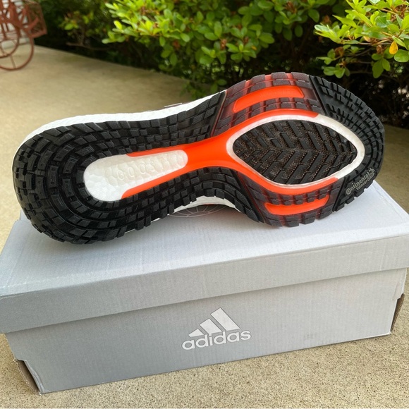 NEW Adidas Ultraboost 22 Cold RDY 2.0 Sz 9 Running Shoes Orange GX6689 Mens - Picture 7 of 10